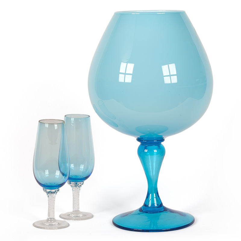 Large vintage goblet shaped Murano vase (c.1970)