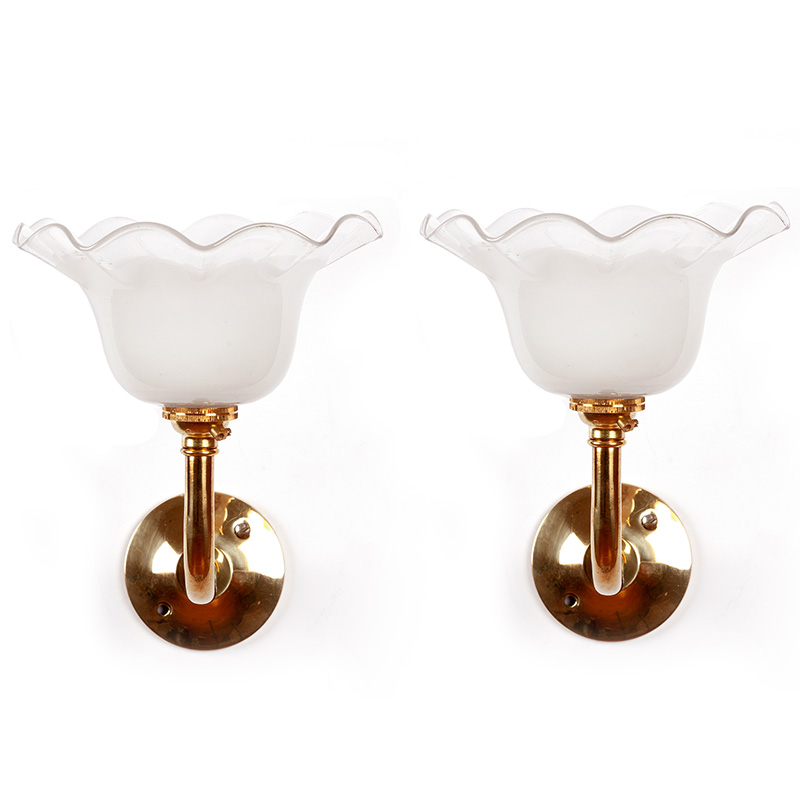 Pair of swan neck shaped wall lights in brass fitted with opal and clear fluted glass shades. (c.1930).